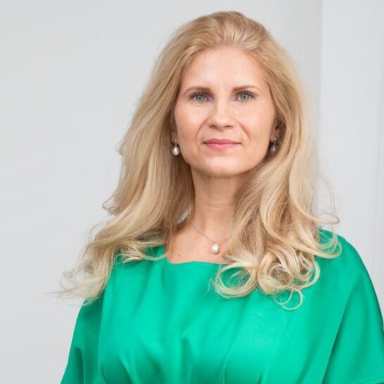Dr. Marietta Babos